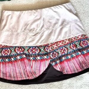 Lucky in love Tennis Skirt with Multicolor Geometric Print